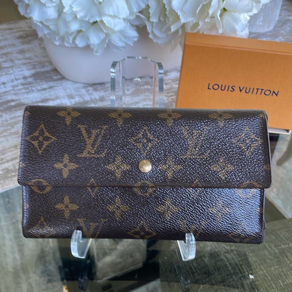 LV monogram Sarah long wallet